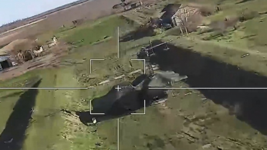 UAV cảm tử Nga đánh vào trạm radar của Ukraine ở Kherson